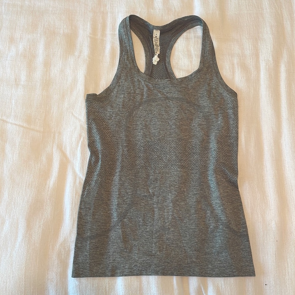 Lululemon grey tank top, barely worn, size 4, pristine condition